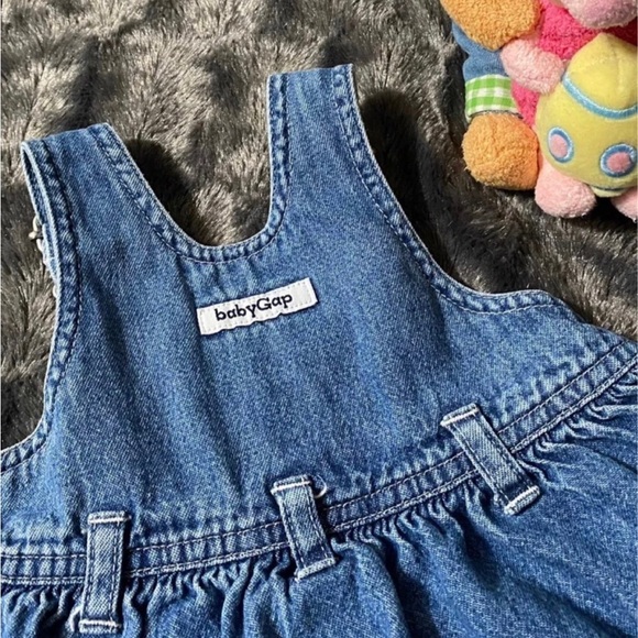 Bundle of 4 pcs cute baby girls clothing (Gap baby & Old Naby Baby) - Picture 3 of 12